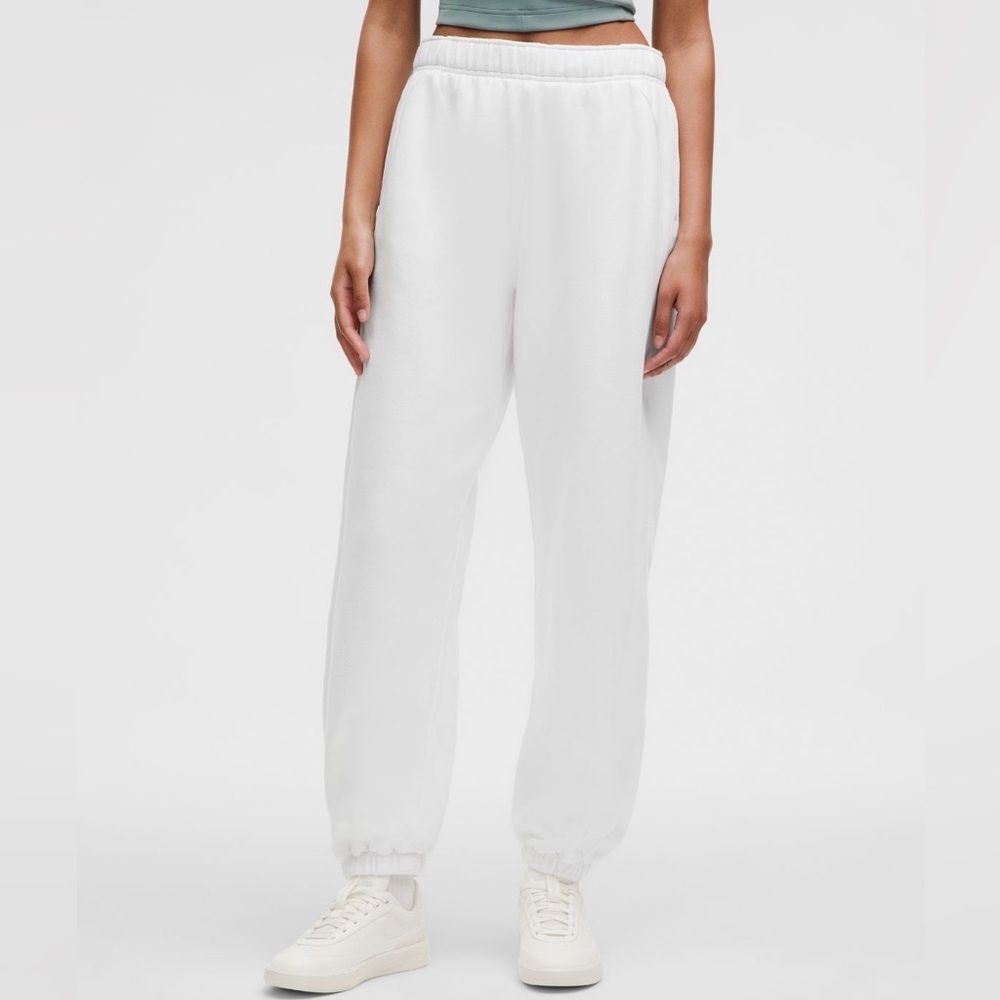 Lululemon Scuba Mid-Rise Oversized Jogger *Regular White (1st Release) XXS